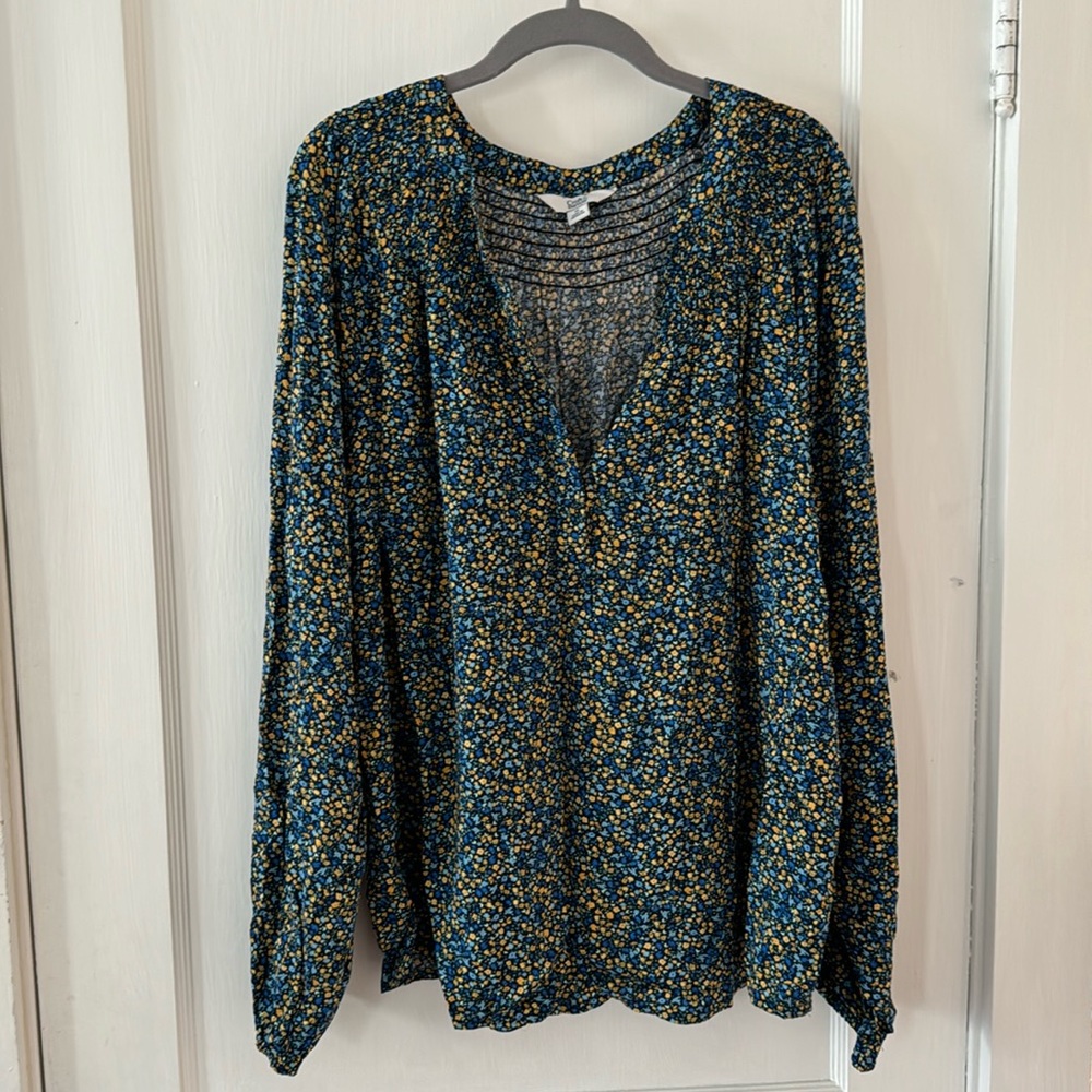 Croft and Barrow XL Staple Smocked blouse